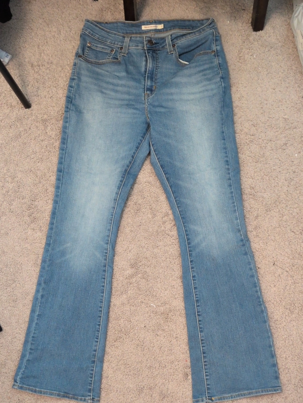 Levis 725 High Rise Bootcut Jeans - Light Blue